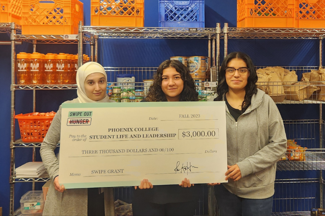 Swipe Out Hunger Awards Over $420,000 in Grants to More Than 100 Campus Pantries